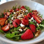 Frühlingssalat mit Erdbeeren - in nur 10 Minuten fertig!