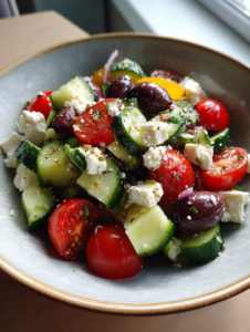Romanischer Salat mit Feta und Oliven: Einfaches romana salat rezept